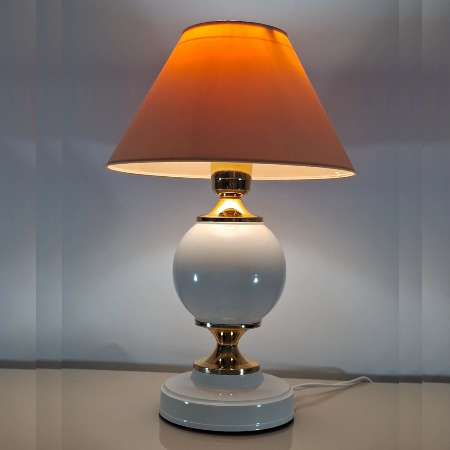 Abajur Luna - Vit Magazine